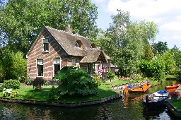 Cottage on the Canal, Holland