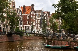 Bikes and boats and 17th century houses in Amsterdam